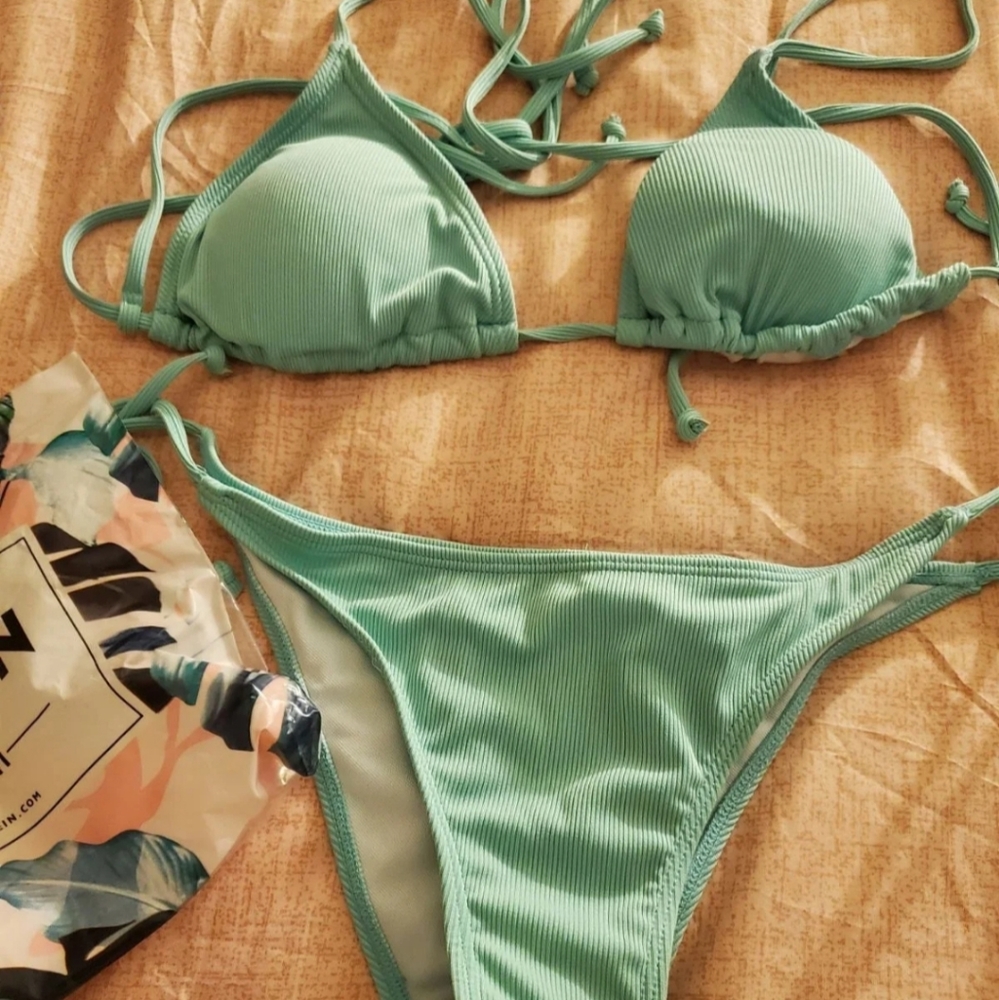 Bikini ❤ - Picture 2 of 4
